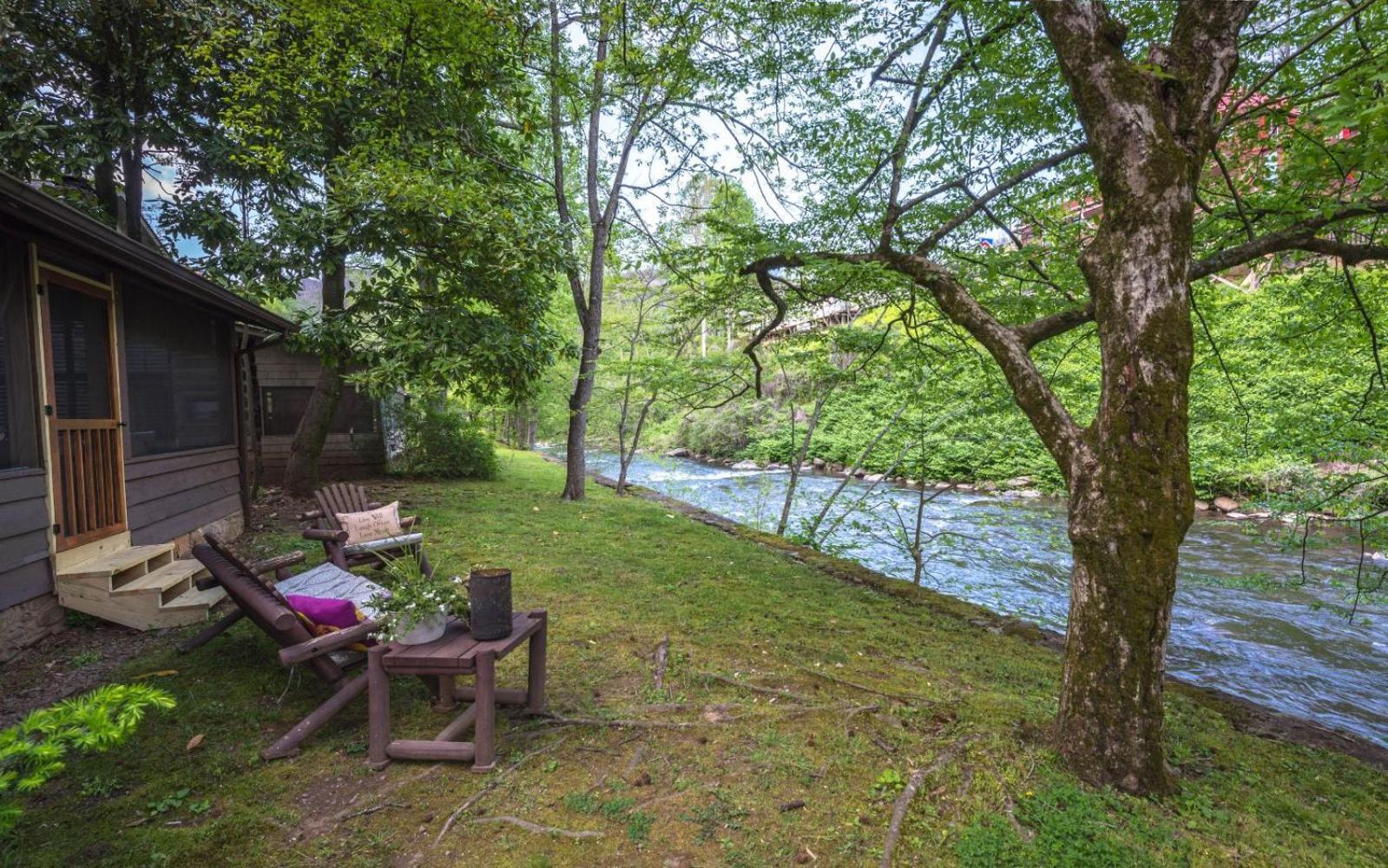 On The River Gatlinburg Luaran gambar